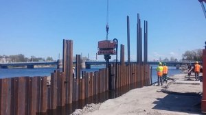 Забивка шпунта Ларсена.