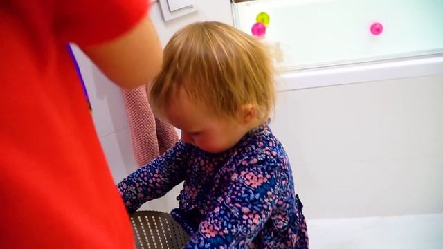 Марго и маленькая Марья собирается показать как лечить Маму смотреть онлайн