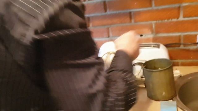 Мы на даче!Приехали на дачу на разведку.Первые неприятности.Испорчен новый пол.Подключаем воду.Влог