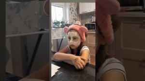 Сделали маску зайца (или кролика) из папье-маше и клестера