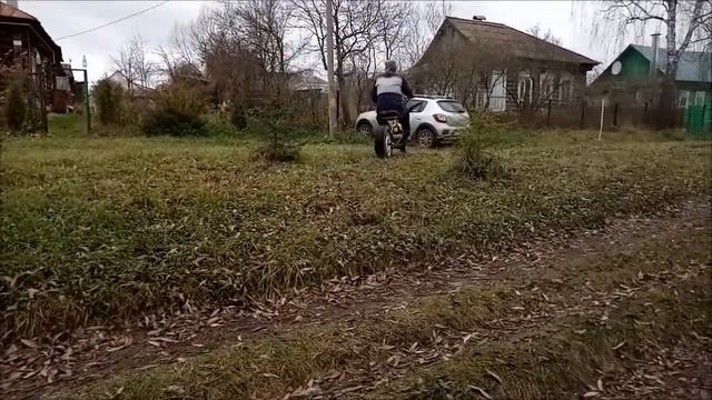 Самодельный Скутер с триммерным мотором-он-же летний вариант снегоката.Покатушки осенью и зимой.