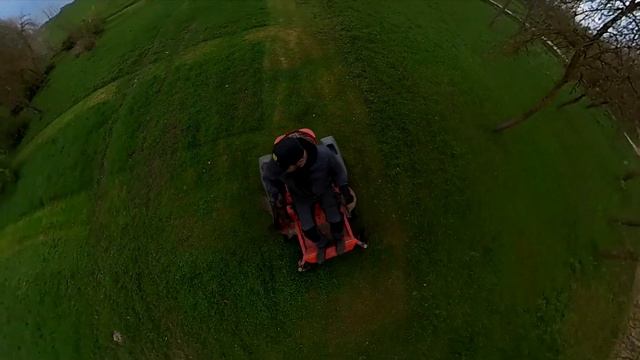 Завожу косилку Husqvarna EZ22 после зимы! Первая стрижка газона #2023 смотреть онлайн