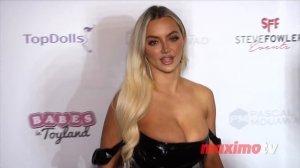 Lindsey Pelas 2019 Babes in Toyland LA Toy Drive Red Carpet Fashion
