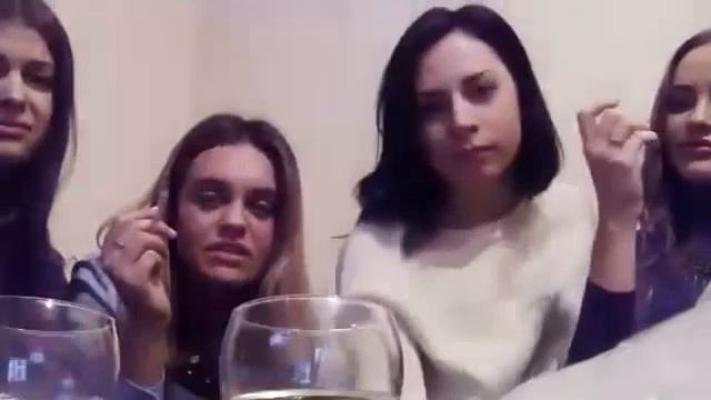 Пьяные девушки из Перископа смотреть онлайн