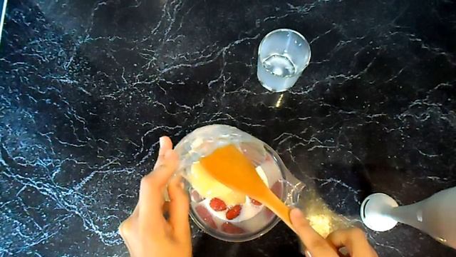 Коктейль из Замороженной Клубники в Блендере! Рецепт Приготовления Коктейля из Клубники! смотреть онлайн