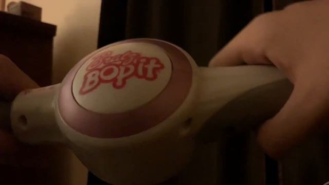 Beating Bratz Bop It смотреть онлайн