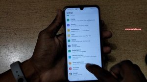 How to Take 3 Finger Screenshot on Honor 10 Lite