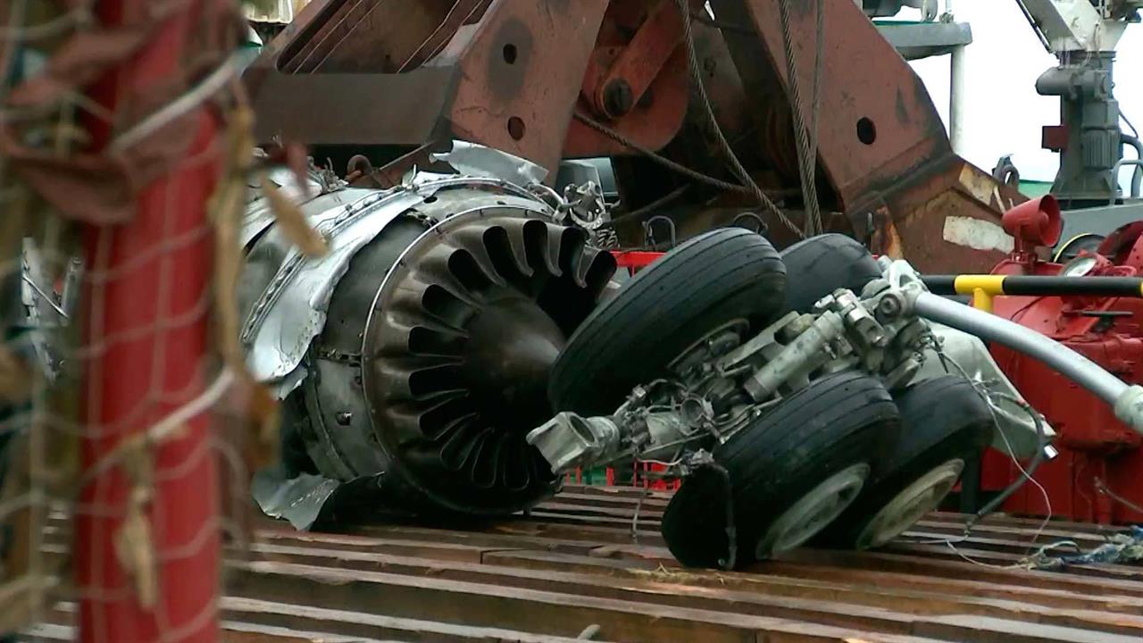 В районе крушения Ту-154 обнаружены второй бортовой самописец и большое количество обломков