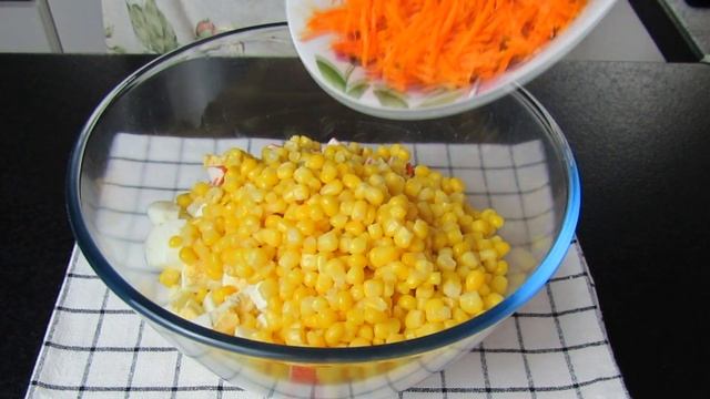Вкусный салат с крабовыми палочками на Новый год. Рецепты Алины. смотреть онлайн