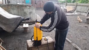 Опрыскиватель аккумуляторный Champion SA16 Обзор и работа на огороде.