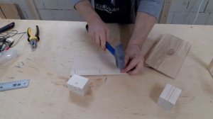 Простая кормушка для птиц своими руками