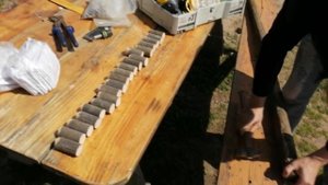 Приспособление для посадки лука и чеснока! Очень быстрый способ