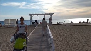 Крым. Саки. Прибой. Пляж для людей с ограниченными возможностями.