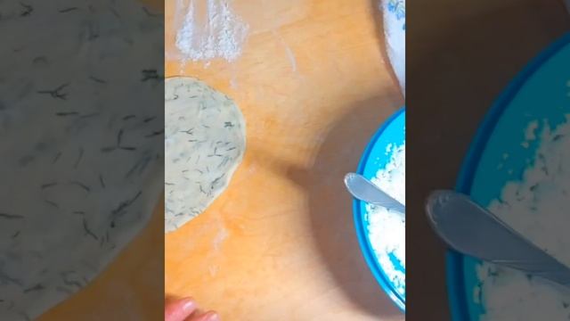 НЕ ЗРЯ В ТУРЦИИ ЭТА ВЫПЕЧКА ТАК ЛЮБИМА ВСЕМИ ?. ПОГАЧА С НАЧИНКОЙ ИЗ ТВОРОГА, СЫРА И ЗЕЛЕНЬЮ ? смотреть онлайн