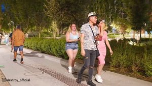 Bushman Prank: Everyone SCREAMS and is SCARED by this BUSH !!