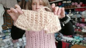 Жилет и свитер крючком описание .