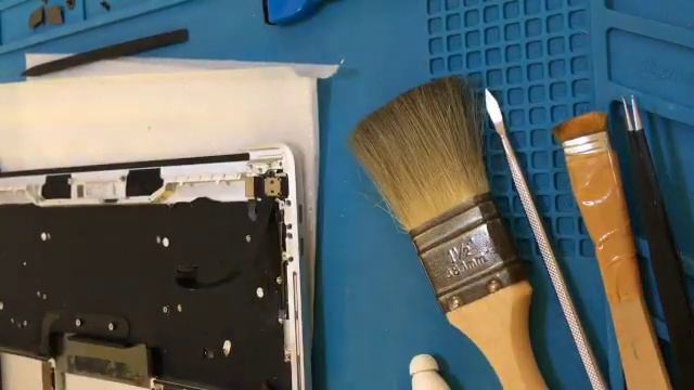 08072022 MacBook Pro A1706 2016 Keyboard and Display Replacement смотреть онлайн