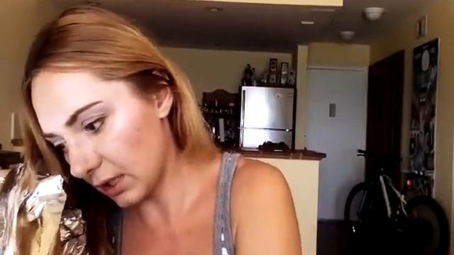 покрасить волосы омбре в домашних условиях быстро и дешево How To Make Ombre Hair Part 1 смотреть онлайн