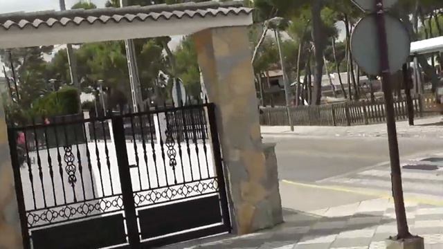 Поездка через Can Picafort под испанскую музыку смотреть онлайн