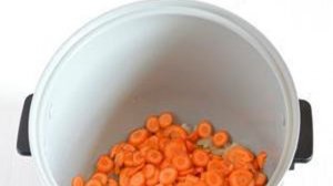 Курица в мультиварке с кабачками