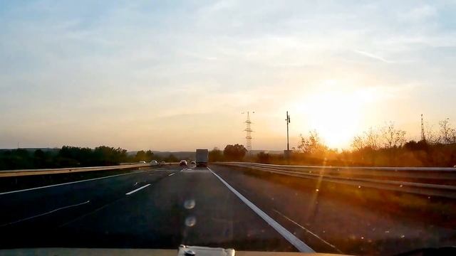 ДАЛЬНИЕ ПОЕЗДКИ НА МАШИНЕ планируйте с поправкой на Солнце смотреть онлайн