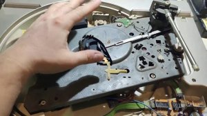 Виниловый проигрыватель dual CS 620Q что же там внутри !