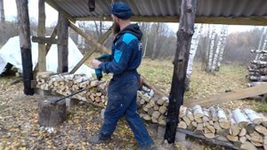 Баня из пленки и строительного мусора.