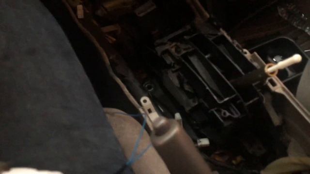 Replacing Gear Shifter Knob On Automatic Transmission with Overdrive (04 Camry) смотреть онлайн