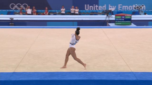 BEAUTIFUL Floor Routine!   Mélanie De Jesus dos Santos performs at Tokyo2020!