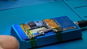 Xiaomi Mi 10 Lite не включается, не заряжается