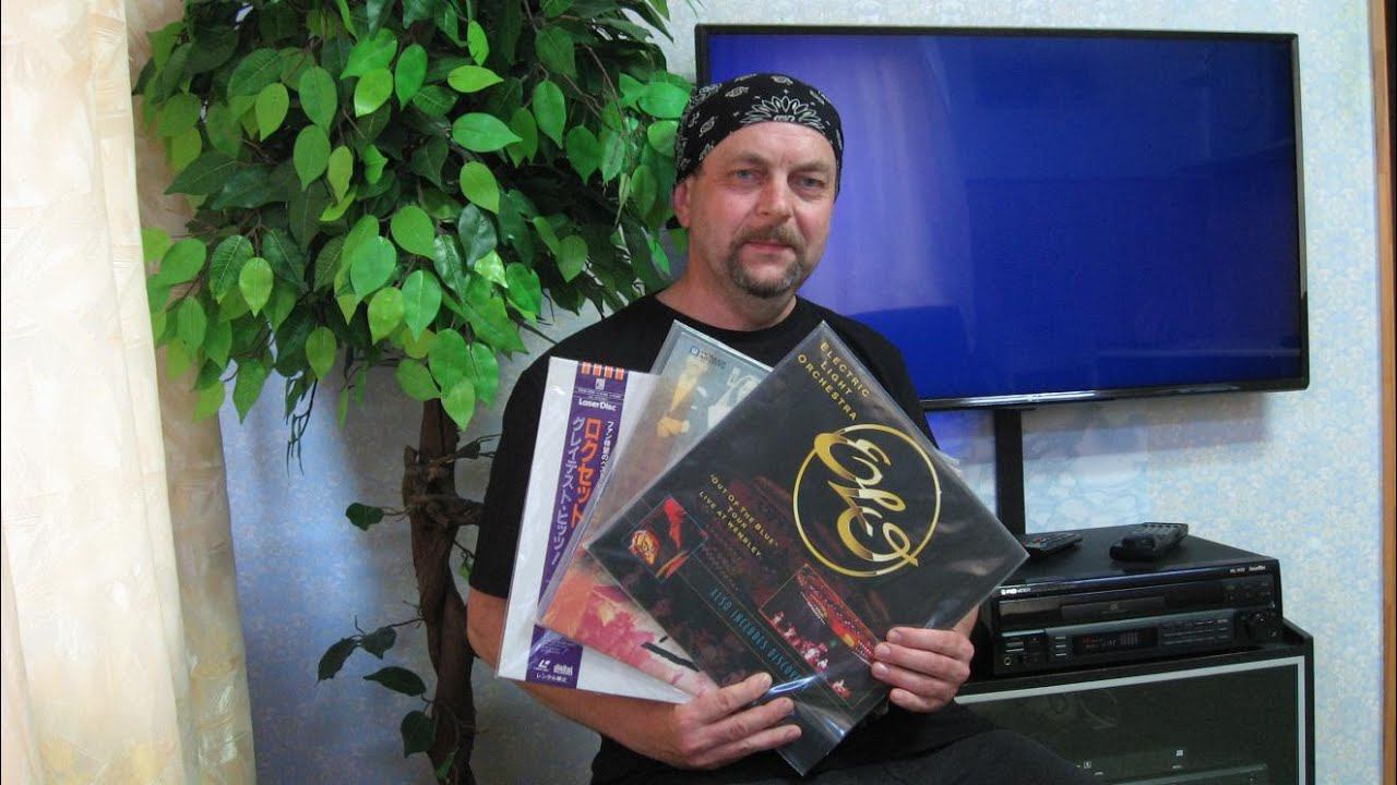 Тестирую качество изображения LD дисков на большом экране через конвертер HDMI . смотреть онлайн