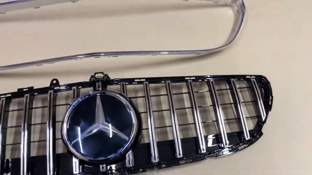 Решетка радиатора Mercedes CLS W218 (2014-2017) GT хром (звезда стеклянная) смотреть онлайн