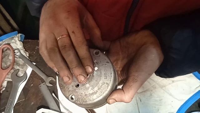 Ремонт генератора БАТЕ 425.3708.Підгонка втулок без регульованих розгорток.Зварка щіток інвертором. смотреть онлайн