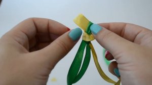 Плетеный браслет из атласных лент
