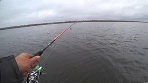 Мега окунь - Супер клёв  Рыбалка на озере в октябре 2019