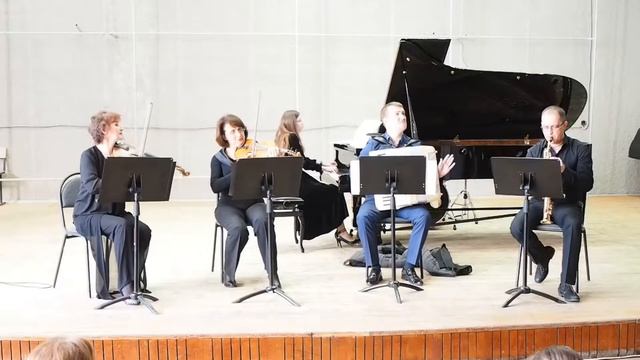 Альфред Шнитке сюита «Ревизская сказка»: Шинель, Чиновники смотреть онлайн