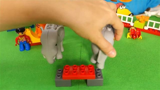 Игрушечный Цирк Распаковка Сборка Игра Circus Show Lion Boy смотреть онлайн