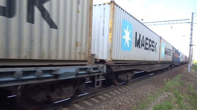 Электровоз ВЛ80С-1732/1729 с грузовым поездом смотреть онлайн