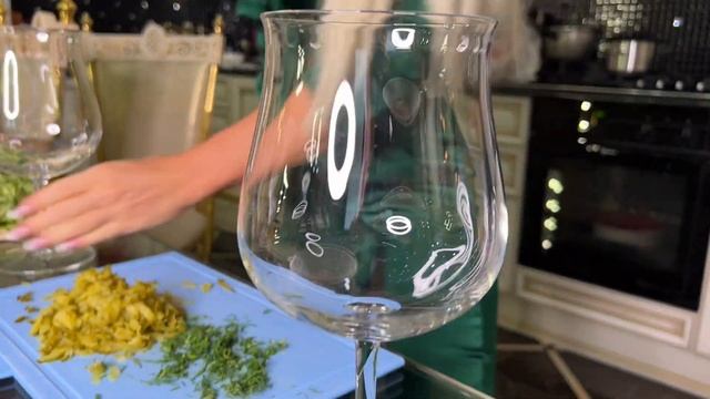 Рецепт вкуснейшего низкокалорийного Ольвье! смотреть онлайн