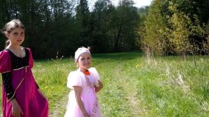 Три принцессы. Мини сказка на стихи Олеси Емельяновой