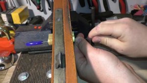 Почему нельзя оставлять ключ в замке