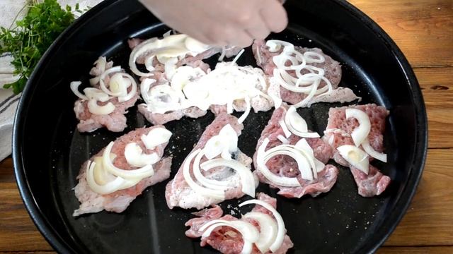 Мясо по-французски - 2 варианта / мясо по-французски с ананасом  / Свинина с ананасом в духовке