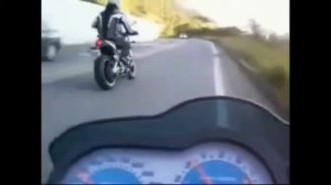 На волоске от смерти на мотоцикле