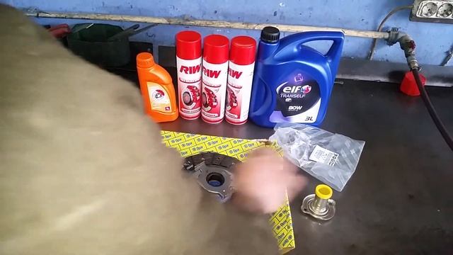 Fiat albea 1.3 2005 model baskı balata değişmesi . تغير طقم الدربياج смотреть онлайн