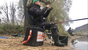 РЫБАЛКА на ОКЕ / Конец  ОКТЯБРЯ / ЛЕЩ Уходит в ЯМЫ / КАК И НА ЧТО ЛОВИТЬ ОСЕНЬЮ ???