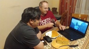 Вадим Арутюнов (Антитопор) поёт на хинди песню Радж Капура