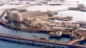 ГОРОД НА ВОДЕ в СССР нашли в море нефть и построили там дома