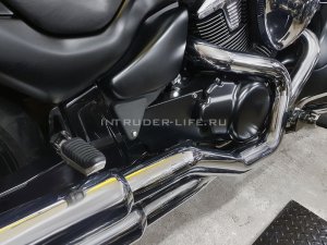 Инструкция по установке заглушки технического отверстия для прямотоков на M109R / VZR1800 / M1800R.