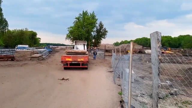 Строительство моста  / Машины помощники / Строительные машины