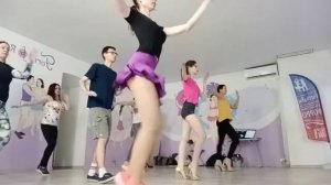 на уроке бразильская самба школа самбы Kubekinasamba самба шаг